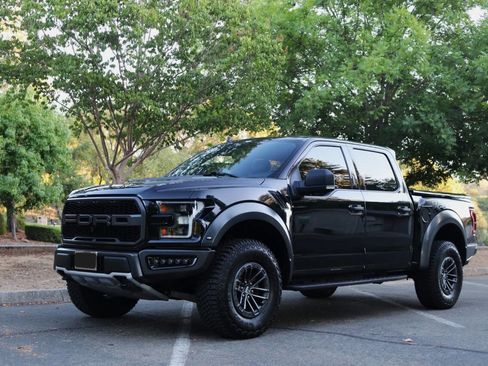 Used 2019 Ford F150 Raptor w/ Equipment Group 801A Mid image 2