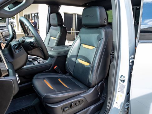 Used 2024 GMC Sierra 2500 AT4 w/ AT4 Premium Plus Package image 29