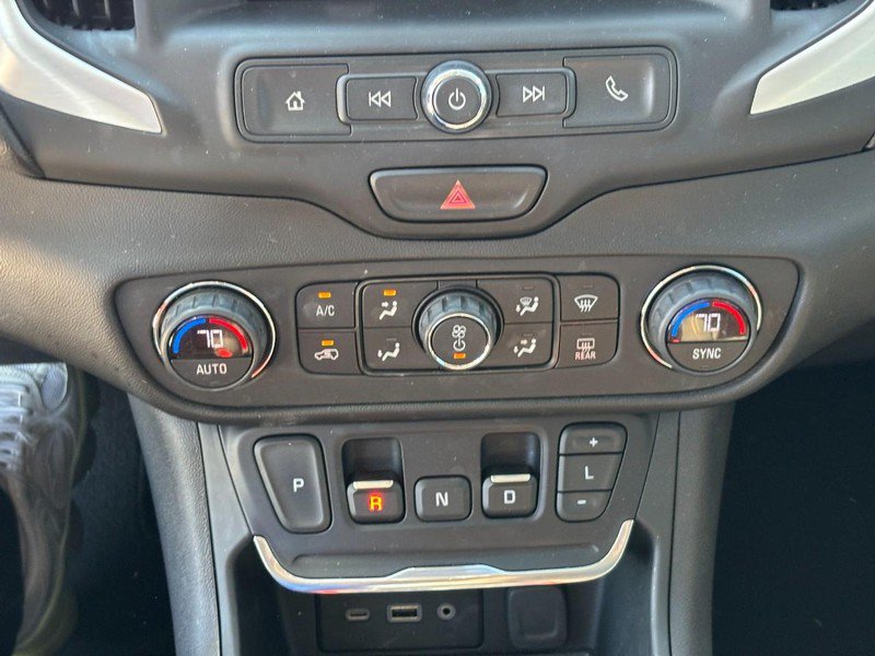 Used 2021 GMC Terrain SLE w/ Driver Convenience Package FWD image 24