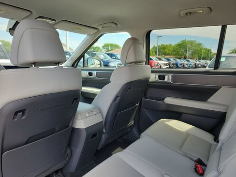 Used 2025 Hyundai Santa Fe SEL AWD/4WD image 16