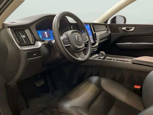 Used 2025 Volvo XC60 B5 Core AWD/4WD image 29