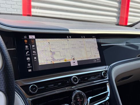 Used 2020 Bentley Flying Spur W12 image 39