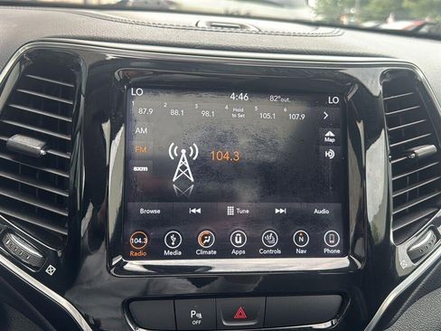 Used 2019 Jeep Cherokee Limited AWD/4WD image 30