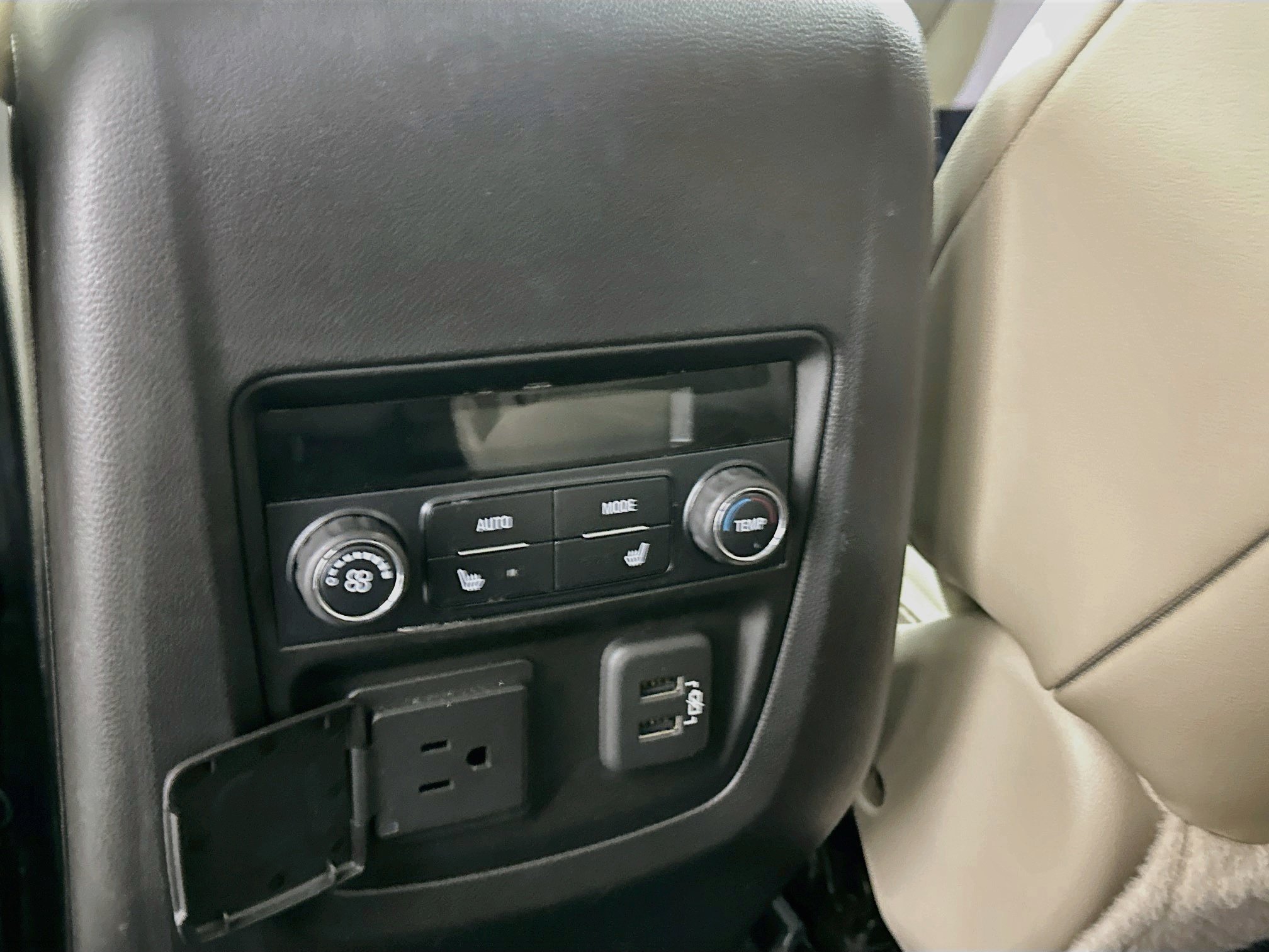 Used 2019 Buick Enclave Premium w/ Experience Buick Package FWD image 27