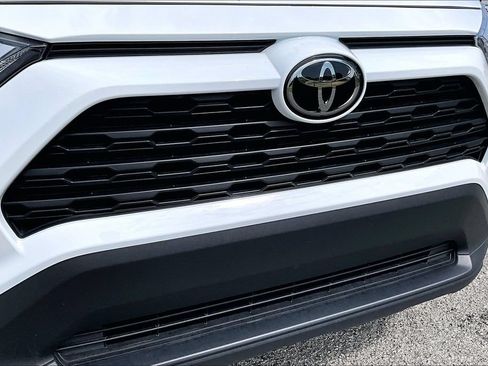 Used 2024 Toyota RAV4 XLE FWD image 29