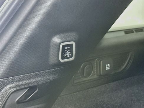 Used 2023 Jeep Grand Cherokee Overland AWD/4WD image 30