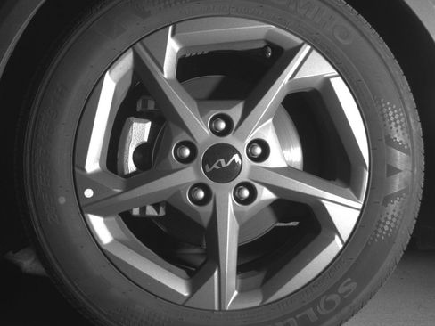 Used 2025 Kia K4 LXS image 12