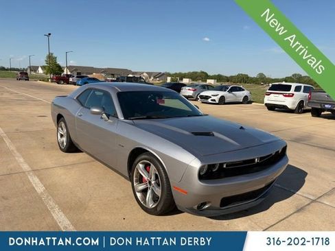 Used 2016 Dodge Challenger R/T RWD image 2