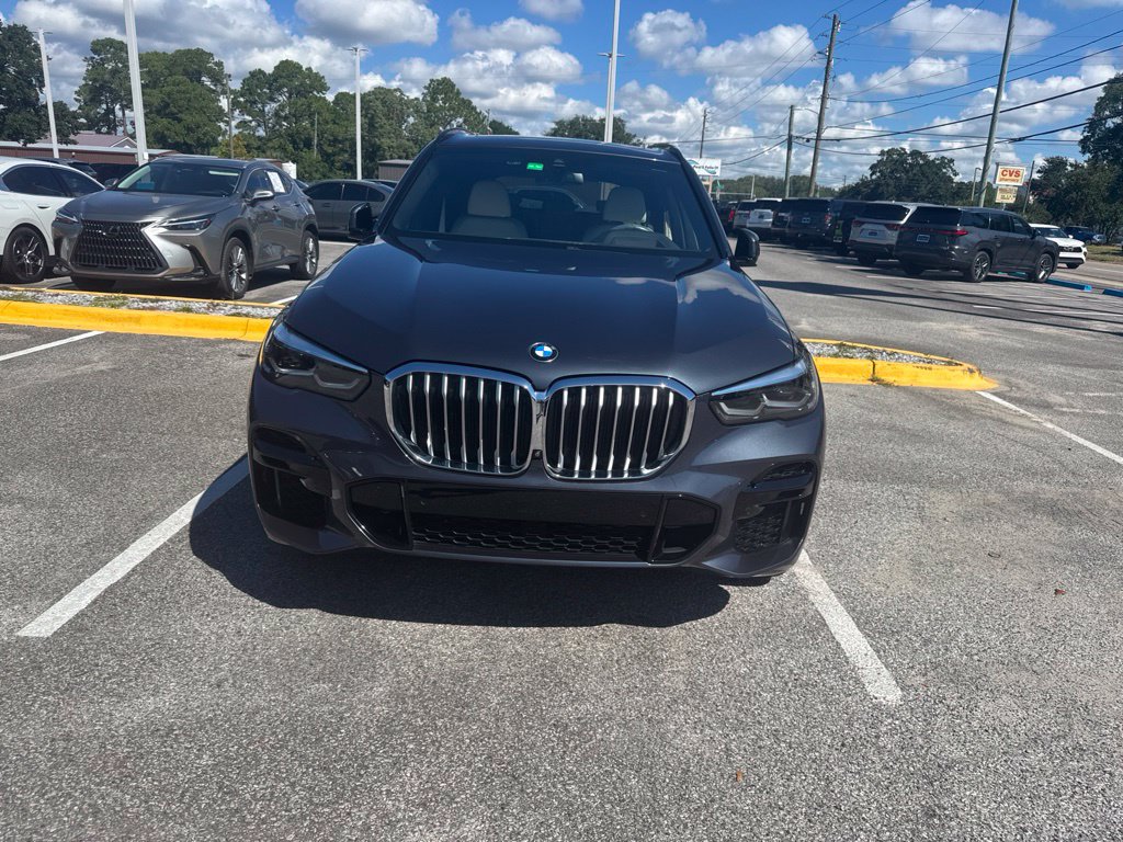 Used 2022 BMW X5 sDrive40i w/ M Sport Package RWD image 2