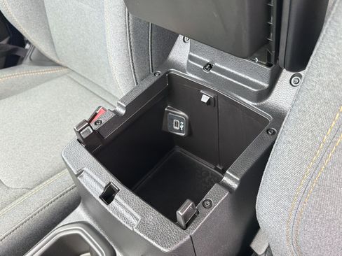 Used 2025 Jeep Wrangler Sport AWD/4WD image 12