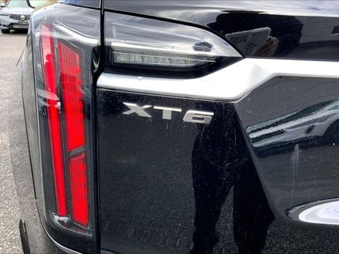 Used 2022 Cadillac XT6 Sport w/ Platinum Package image 7
