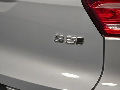 Certified 2023 Volvo XC40 B5 Ultimate w/ Climate Package AWD/4WD image 12