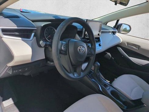 Used 2020 Toyota Corolla LE FWD image 10