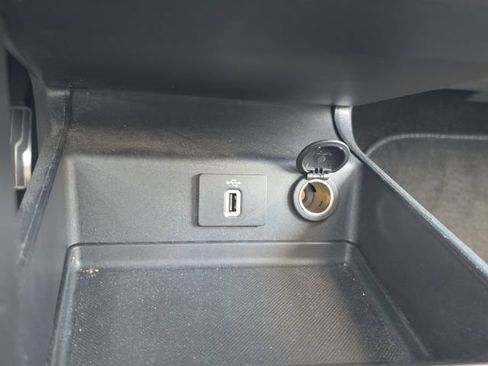 Used 2018 Ford Fusion Titanium FWD image 27