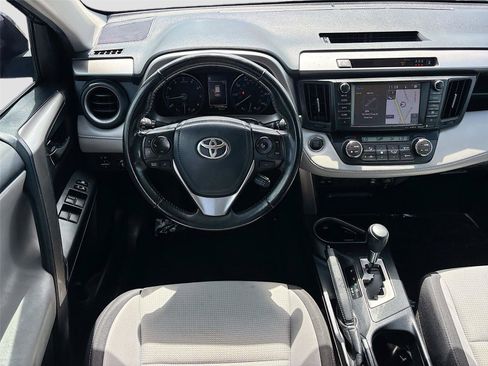Used 2018 Toyota RAV4 XLE FWD image 22