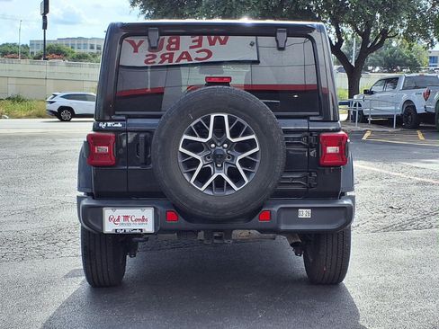 Used 2024 Jeep Wrangler Unlimited Sahara AWD/4WD image 7