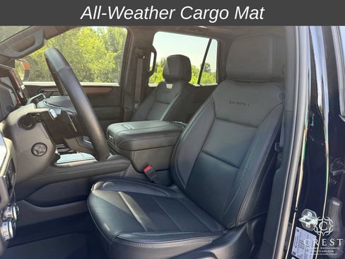 Used 2025 GMC Yukon Denali w/ Sun & Power Step Package AWD/4WD image 14