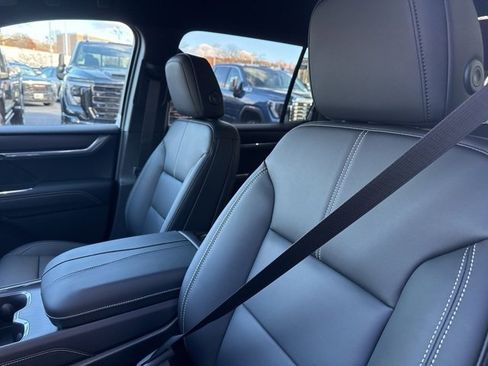 New 2026 GMC Acadia Elevation image 14