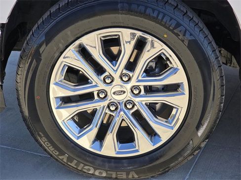 Used 2024 Ford F150 Lariat w/ Tow/Haul Package image 8