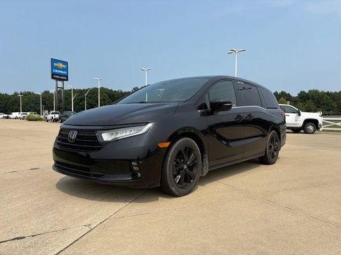 Used 2023 Honda Odyssey Sport image 1