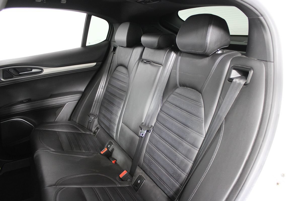 Used 2023 Alfa Romeo Stelvio Veloce AWD/4WD image 28