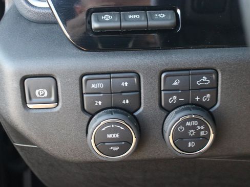 Used 2025 Chevrolet Silverado 2500 High Country w/ Technology Package AWD/4WD image 33