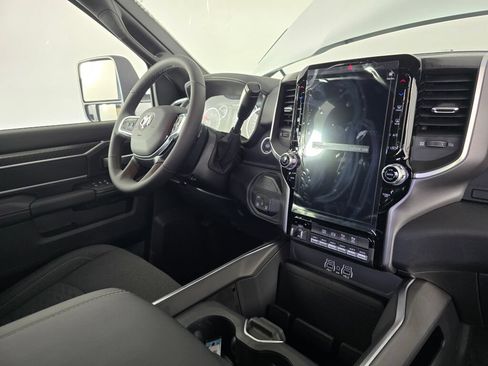 New 2026 RAM 3500 Big Horn AWD/4WD image 37