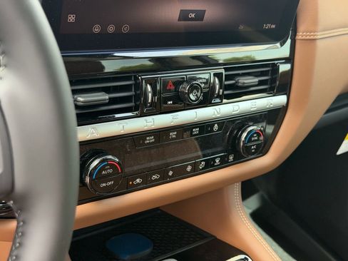 New 2026 Nissan Pathfinder Platinum AWD/4WD image 27