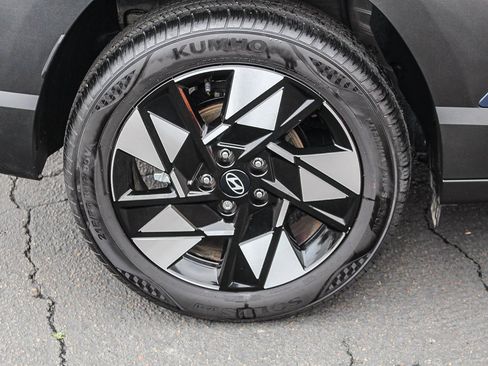 Certified 2024 Hyundai Kona SEL w/ Convenience Package image 12