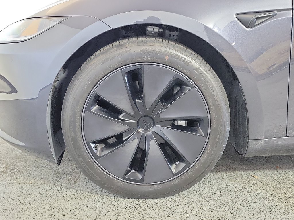 Used 2025 Tesla Model 3 Long Range AWD/4WD image 9