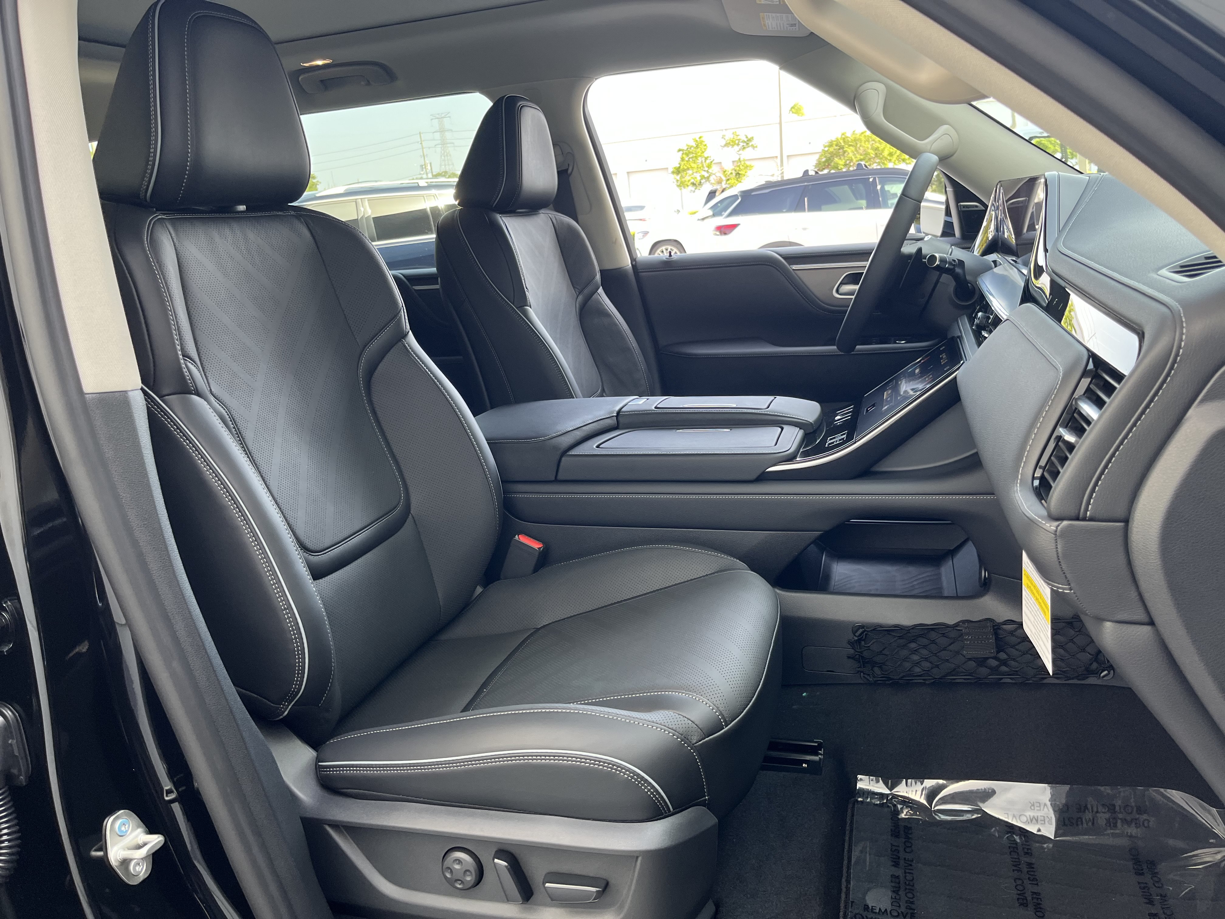 Certified 2026 INFINITI QX80 Luxe w/ Cargo Package AWD/4WD image 22