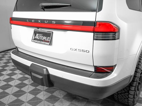 Used 2024 Lexus GX 550 w/ Cold Area Package image 37