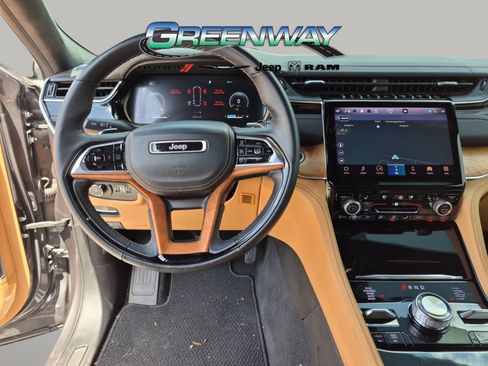Used 2022 Jeep Grand Cherokee L Summit AWD/4WD image 10
