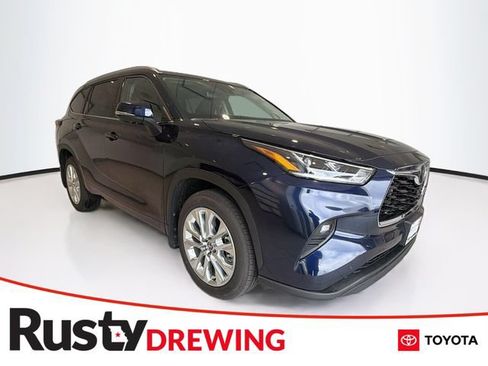 Certified 2026 Toyota Highlander Limited AWD/4WD image 1