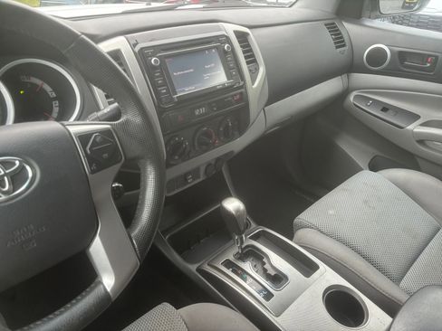Used 2014 Toyota Tacoma PreRunner w/ TRD Off-Road Package RWD image 28