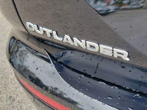 New 2026 Mitsubishi Outlander SE image 8