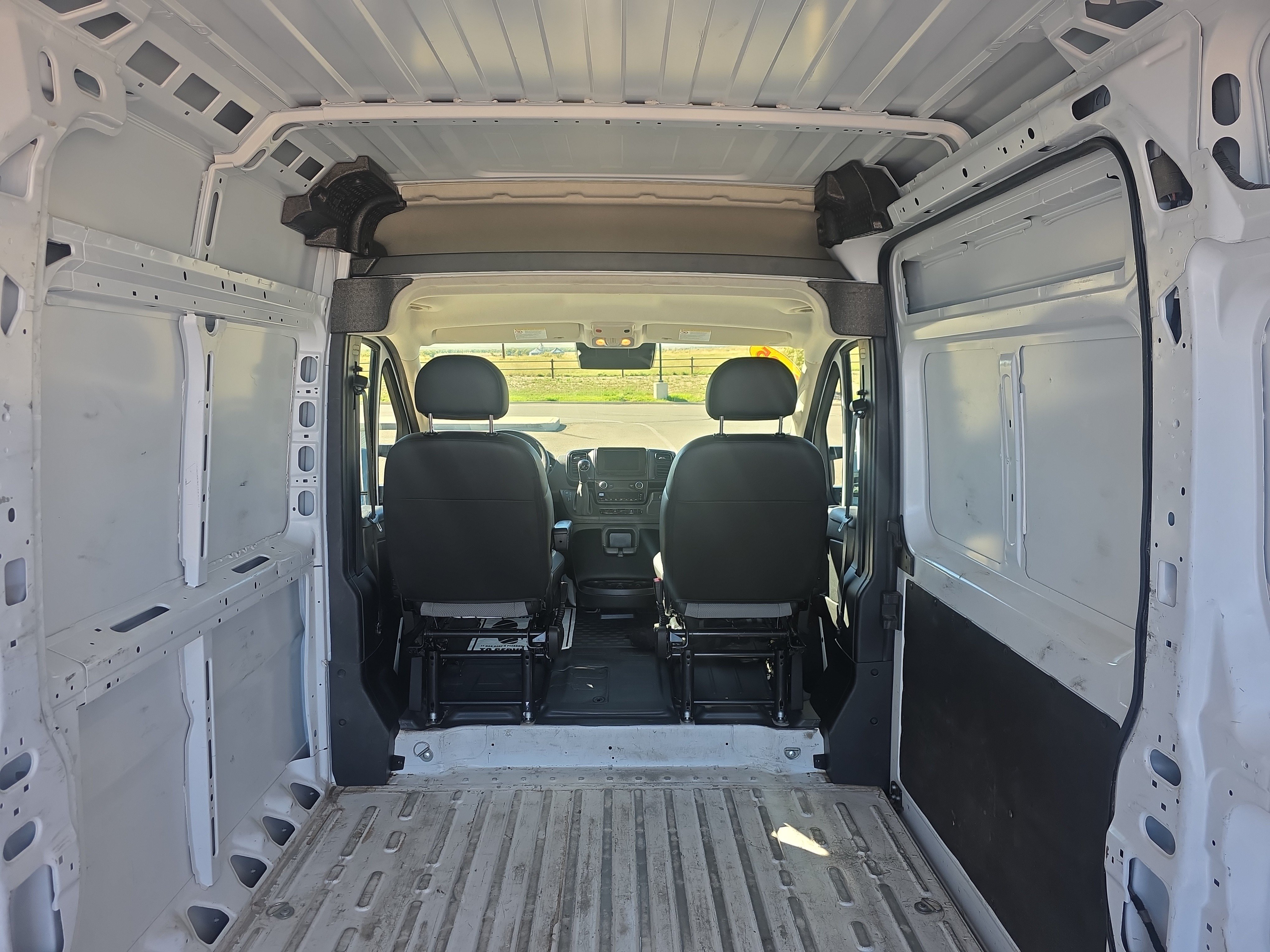 Used 2025 RAM ProMaster 2500 w/ Convenience Group FWD image 13