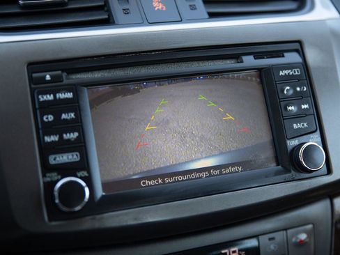 Used 2014 Nissan Sentra SL w/ Premium Package image 17