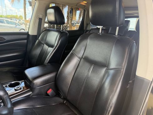 Used 2015 Nissan Pathfinder Platinum FWD image 13