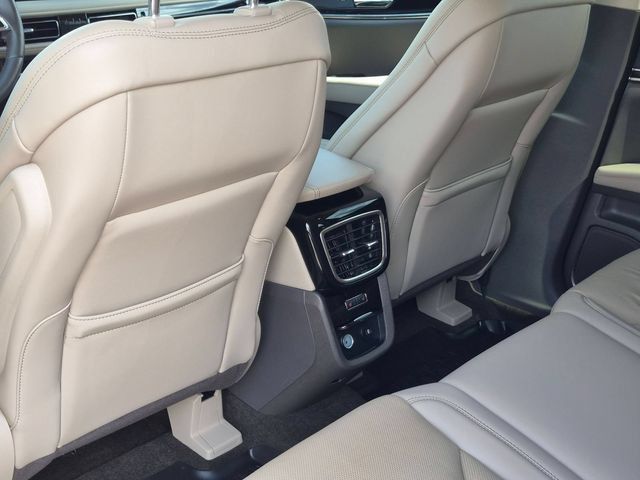 Used 2023 Lincoln Nautilus Reserve AWD/4WD image 28
