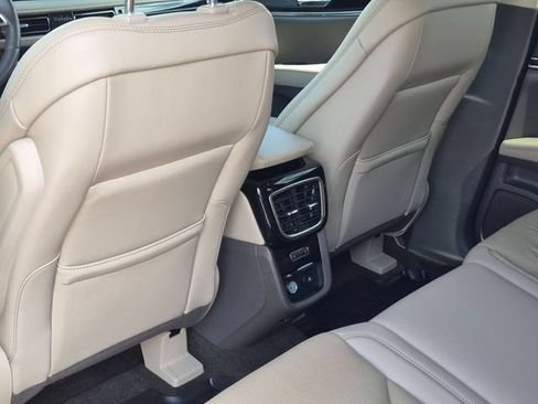 Used 2023 Lincoln Nautilus Reserve AWD/4WD image 28