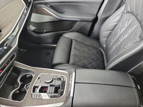 Certified 2025 BMW X7 xDrive40i AWD/4WD image 23