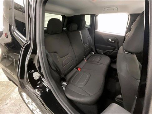 Used 2020 Jeep Renegade Latitude image 18