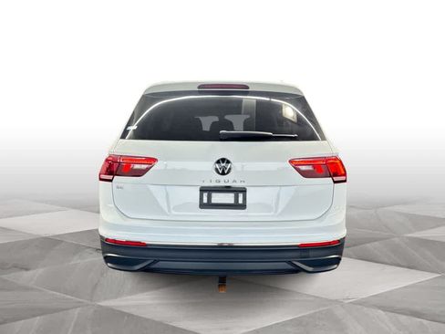 Certified 2024 Volkswagen Tiguan SE w/ Panoramic Sunroof Package FWD image 7