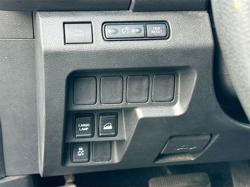 Used 2022 Nissan Frontier SV image 11