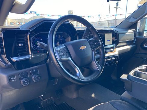 Used 2024 Chevrolet Silverado 2500 LT image 32