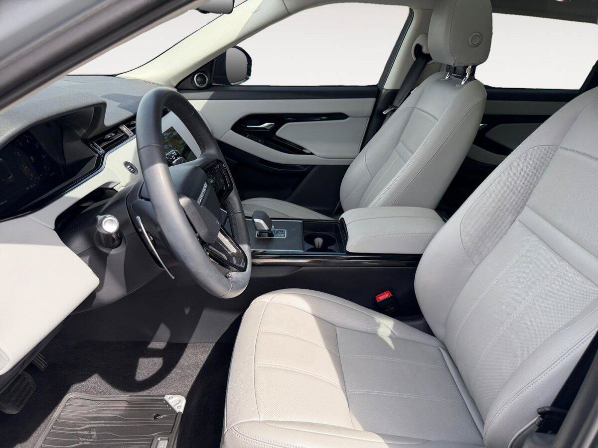 Used 2024 Land Rover Range Rover Evoque S AWD/4WD image 9