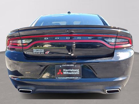 Used 2019 Dodge Charger SXT AWD/4WD image 5
