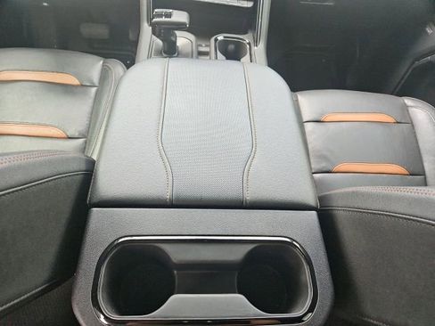 Used 2023 GMC Sierra 1500 AT4 w/ AT4 Preferred Package AWD/4WD image 32