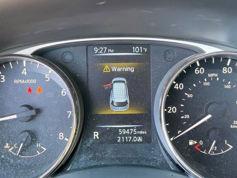 Used 2015 Nissan Rogue SV FWD image 30